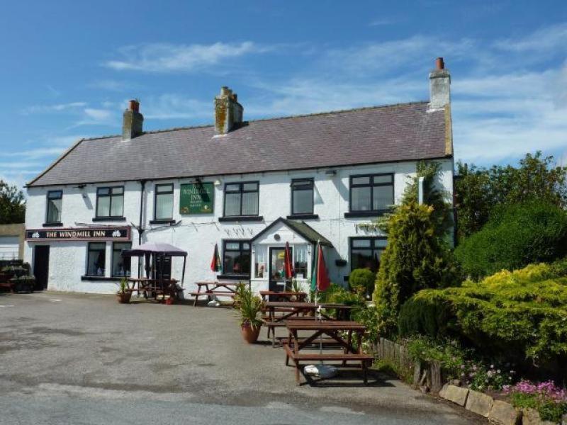 The Windmill Inn - Whitby Stainsacre 外观 照片