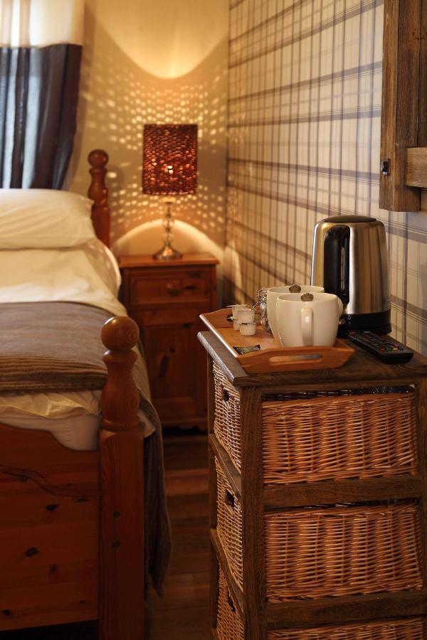 The Windmill Inn - Whitby Stainsacre 外观 照片